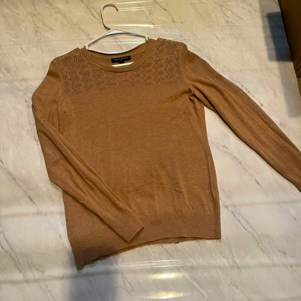 Banana Republic crew neck sweater with embroidered detail
